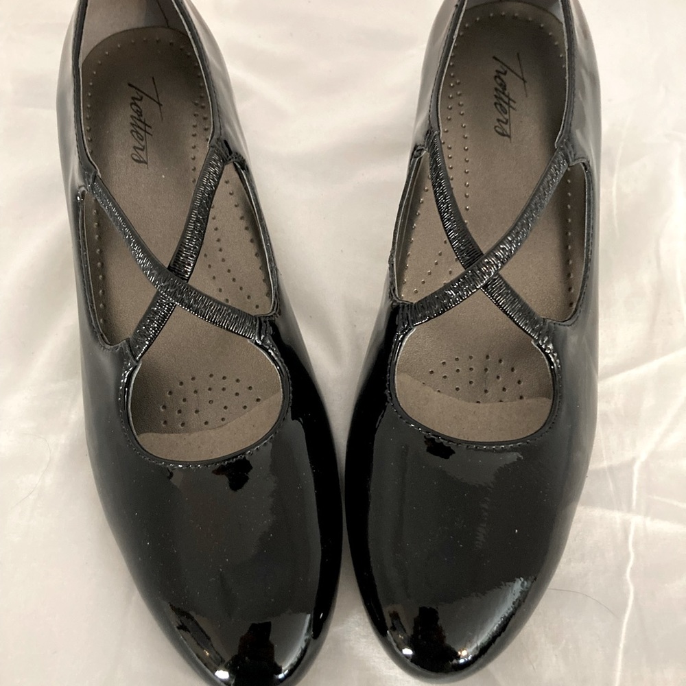 Trotters Jamie Pump- Women’s- Black- 8M
